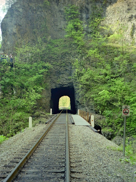 tunnel19a