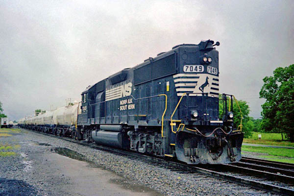 ns7049b