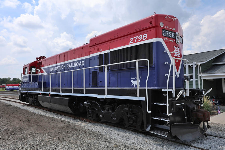 naug2798d