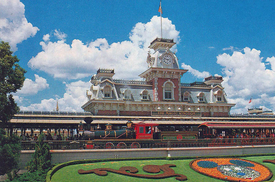 Magic Kingdom Main Street Railroad Station, Walt Disney dev…